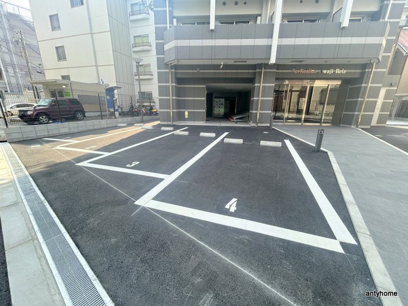 フォーリアライズ淡路ライツ　仲介手数料無料の駐車場