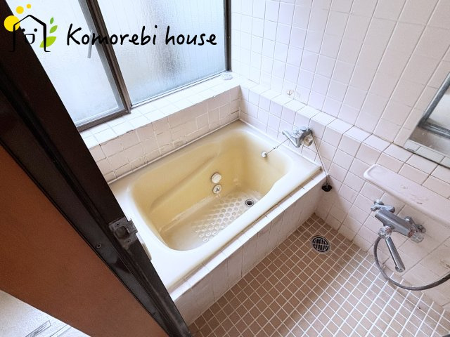 比企郡川島町八幡1丁目　中古一戸建ての浴室|コンパクトなお風呂です