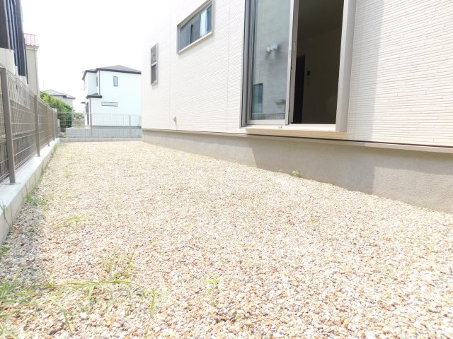 海部郡大治町大字堀之内字深田の新築一戸建の庭|◇庭◇　　南に広めの庭付き、陽当たり良好！！