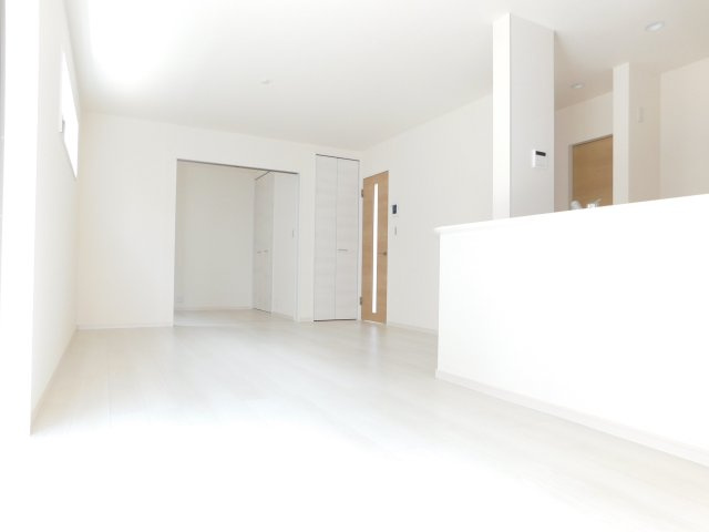 海部郡大治町大字堀之内字深田の新築一戸建の居間・リビング|◇リビング◇　　南面で明るいリビング１６．５帖　心地のよい開放的なリビング♪　