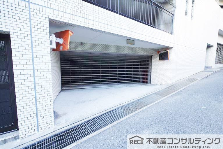 パラツィーナ六甲プレイスの駐車場