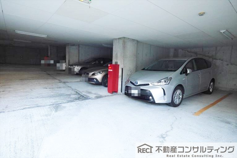 パラツィーナ六甲プレイスの駐車場
