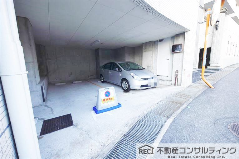 パラツィーナ六甲プレイスの駐車場