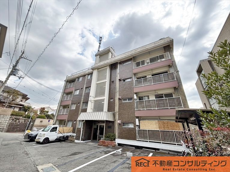 ヒル岡本マンションの外観