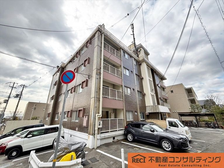 ヒル岡本マンションの外観