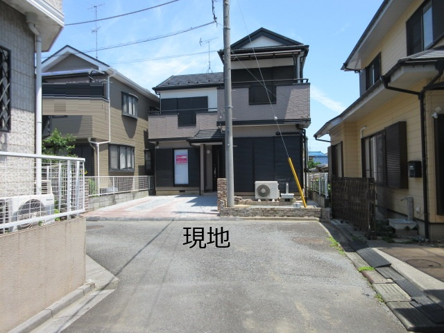 中古戸建　東松山市加美町6-6（リフォーム住宅）の前面道路含む現地写真