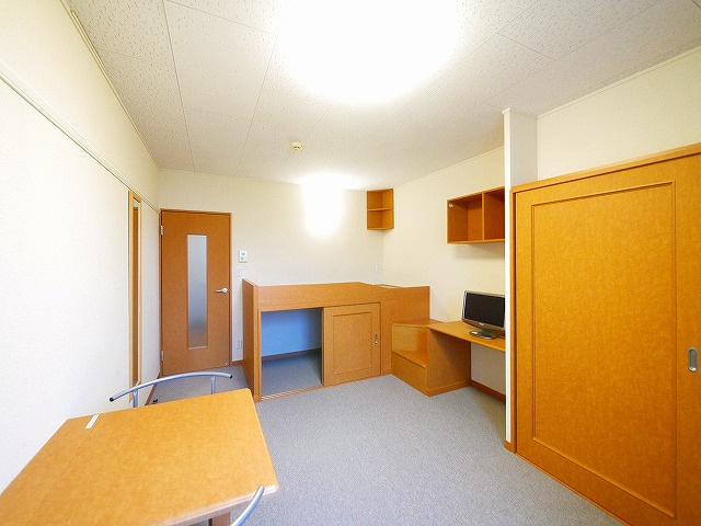 レオパレスバンビーノの寝室|使い勝手のいい寝室です