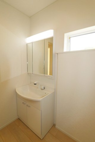 本宮市青田字中森　　　7号棟　　　五百川小学校、本宮第２中学区の洗面所