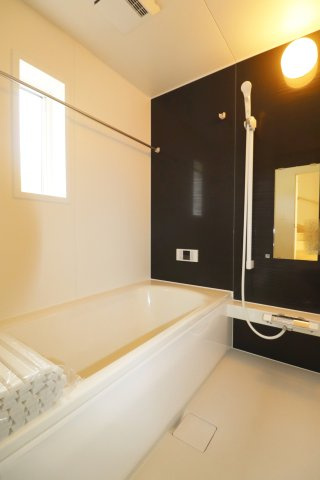 本宮市青田字中森　　　7号棟　　　五百川小学校、本宮第２中学区の浴室