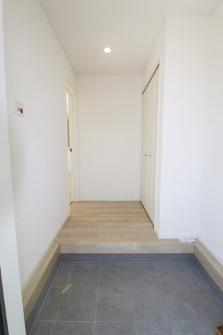 本宮市青田字中森　　　7号棟　　　五百川小学校、本宮第２中学区の玄関