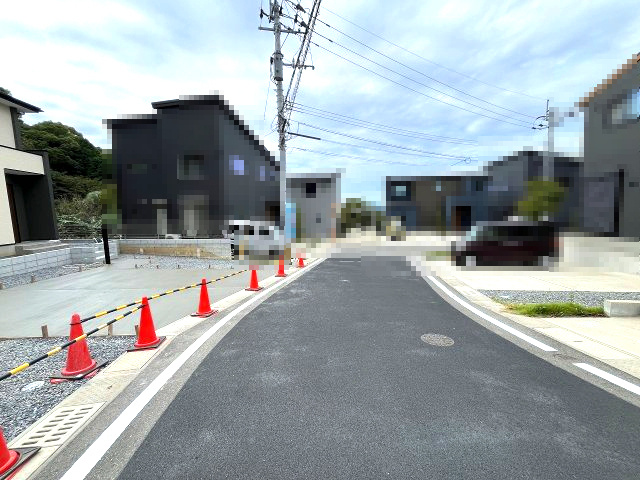 【その他】 | 糟屋郡篠栗町中央6丁目3期　1号棟（全1棟）【仲介手数料無料・0円】 | 現地写真。前面道路です。