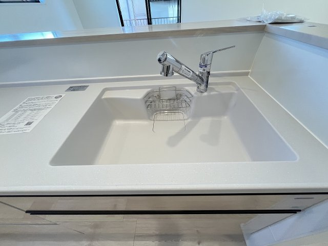 【キッチン】 | 糟屋郡篠栗町中央6丁目3期　1号棟（全1棟）【仲介手数料無料・0円】 | 施工例。施工例は完成時と異なる場合があります。