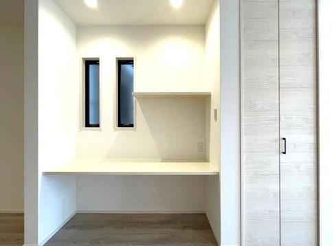 堺市西区鳳中町８丁の新築一戸建の居間・リビング