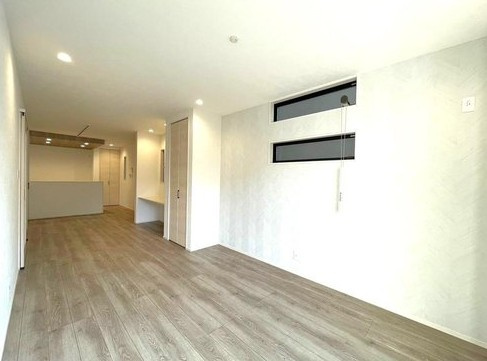 堺市西区鳳中町８丁の新築一戸建の居間・リビング