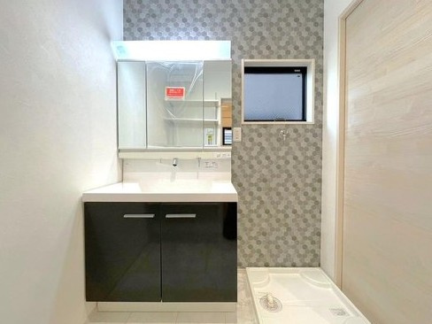 堺市西区鳳中町８丁の新築一戸建の洗面所