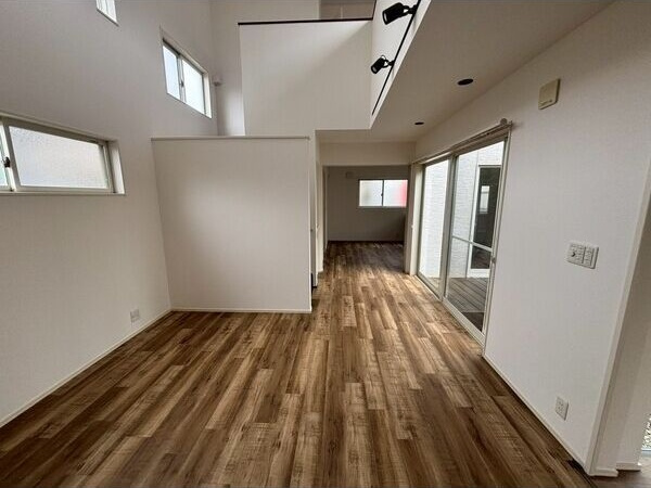 碧南中後町戸建　　刈谷市近郊の賃貸はクラスホームの居間・リビング