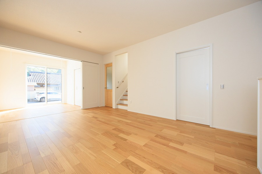 サンコート　嘉麻市鴨生の居間・リビング