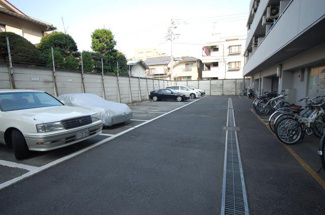 【駐車場】