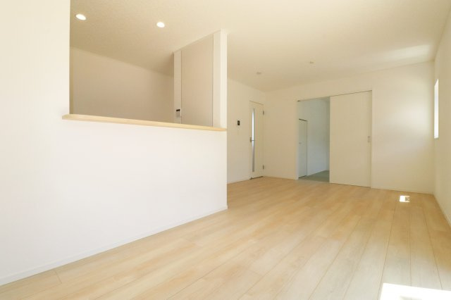 本宮市青田字中森　　　8号棟　　　五百川小学校、本宮第２中学区の居間・リビング