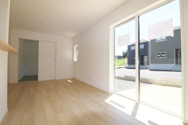 本宮市青田字中森　　　8号棟　　　五百川小学校、本宮第２中学区の居間・リビング