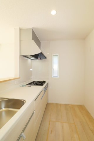 本宮市青田字中森　　　8号棟　　　五百川小学校、本宮第２中学区のキッチン