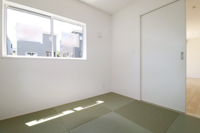 本宮市青田字中森　　　8号棟　　　五百川小学校、本宮第２中学区の和室|リビングに隣接する和室　