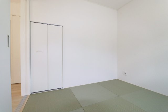 本宮市青田字中森　　　8号棟　　　五百川小学校、本宮第２中学区の和室|リビングに隣接する和室　