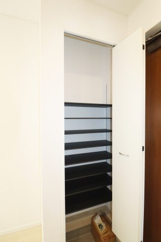 本宮市青田字中森　　　8号棟　　　五百川小学校、本宮第２中学区の収納|シューズクローゼット♪　