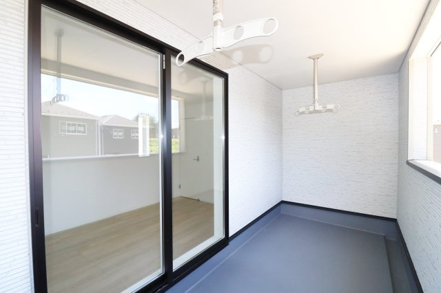 本宮市青田字中森　　　8号棟　　　五百川小学校、本宮第２中学区のバルコニー