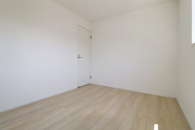 本宮市青田字中森　　　8号棟　　　五百川小学校、本宮第２中学区の洋室