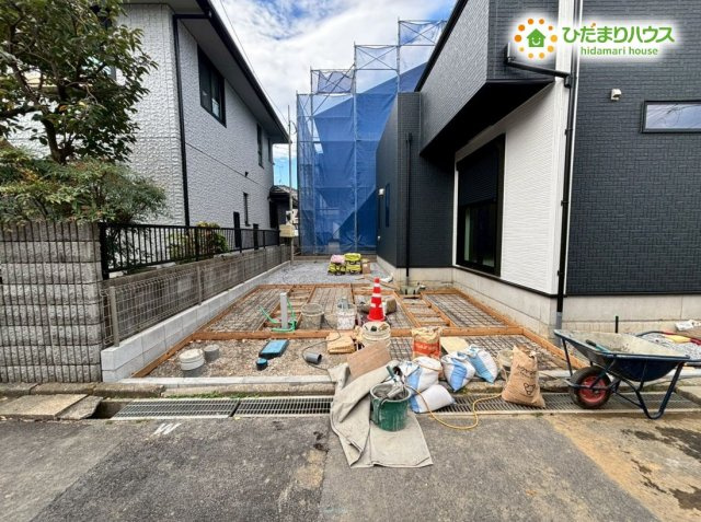 鴻巣市大芦　新築戸建　グラファーレ01の駐車場