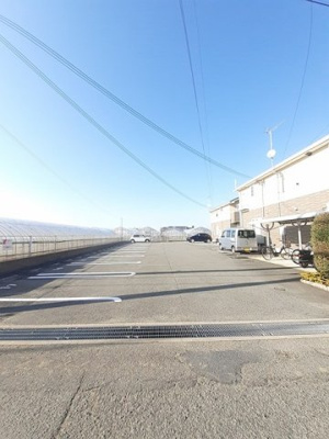 【駐車場】 | ＬｉｎｏコートⅠ | 駐車場に車を止められます