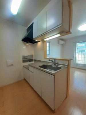 【キッチン】 | ＬｉｎｏコートⅠ | コンパクトなキッチンで掃除もラクラク