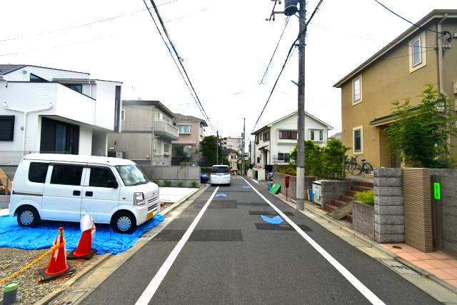 高井戸西1丁目・新築戸建・4号棟の前面道路含む現地写真