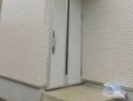 アクティ東中野の玄関