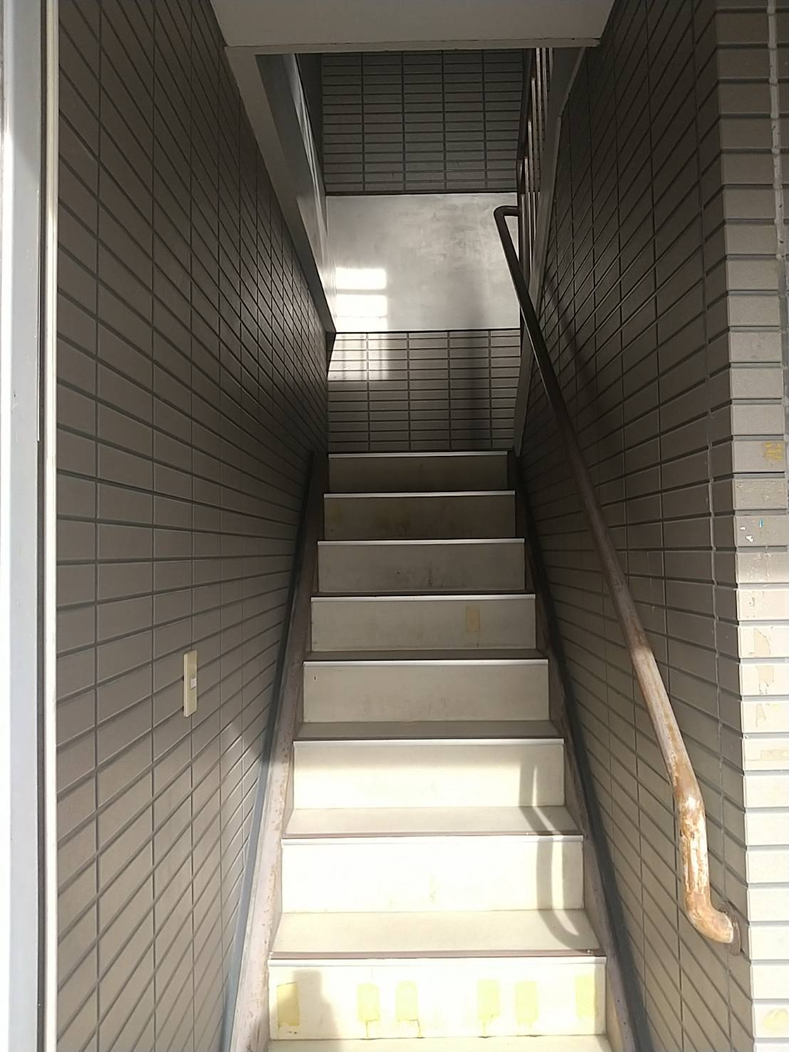 坂本ビルのその他|室内までの階段です。
