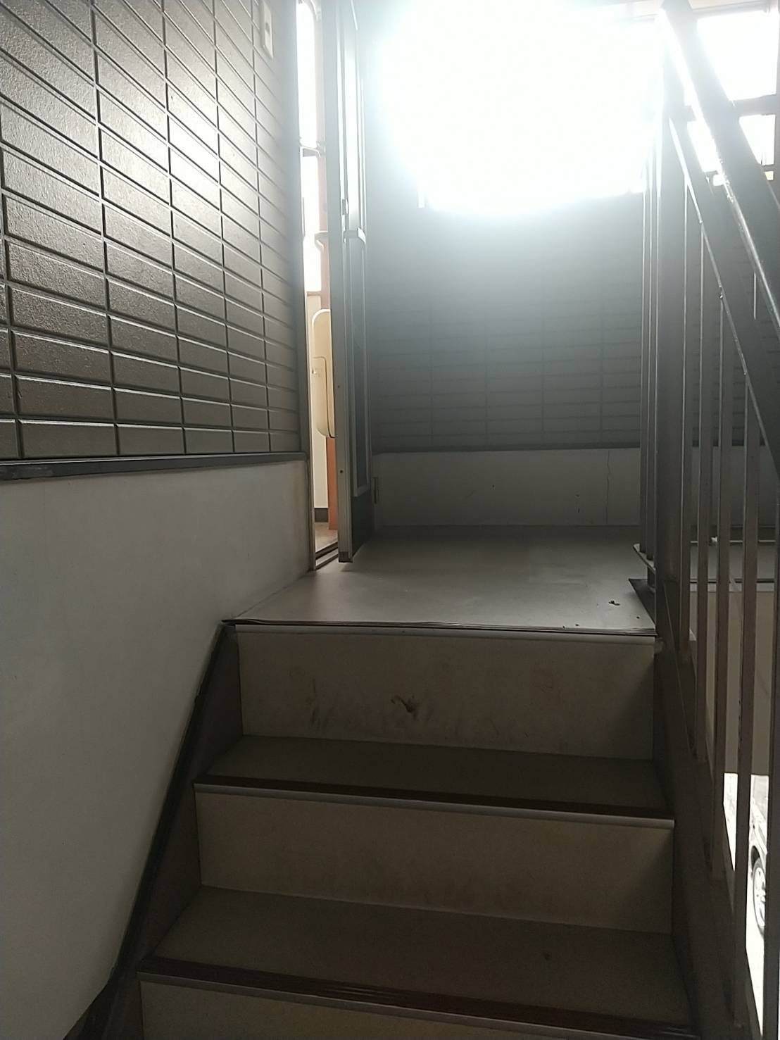 坂本ビルのその他|室内までの階段です。