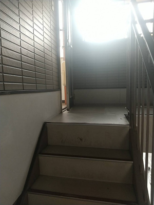 【その他】 | 坂本ビル | 室内までの階段です。