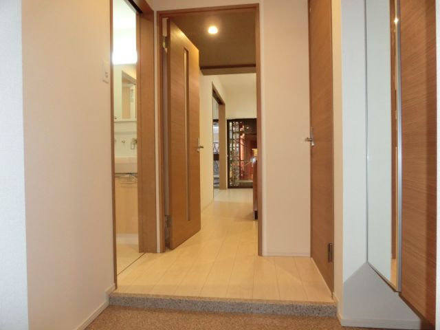 ラ　クレシェンテのエントランス