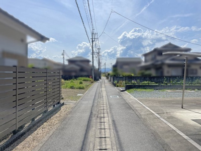 【前面道路含む現地写真】 | 鈴鹿市庄野東１丁目 | 前面道路