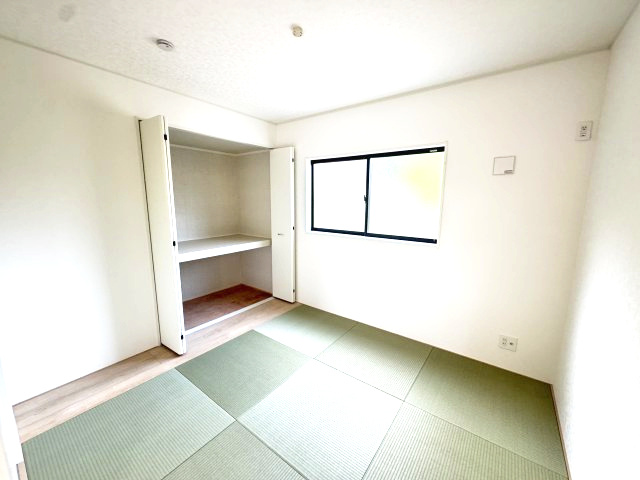 クレイドルガーデン前橋市茂木町第４　１号棟の和室|5.2帖和室。客間としてもご利用頂けます。