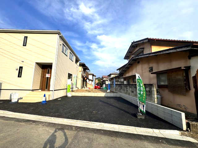 クレイドルガーデン前橋市茂木町第４　１号棟の駐車場|駐車場もキレイに整備されています。並列３台駐車可能ですよ！