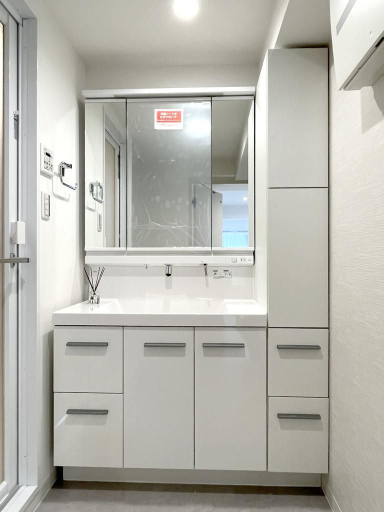 多摩市鶴牧２丁目の中古マンションの独立洗面台