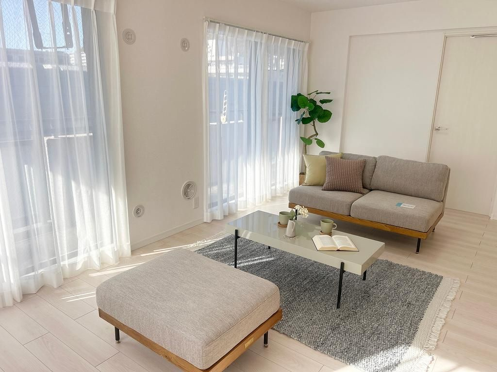 多摩市鶴牧２丁目の中古マンションの居間・リビング