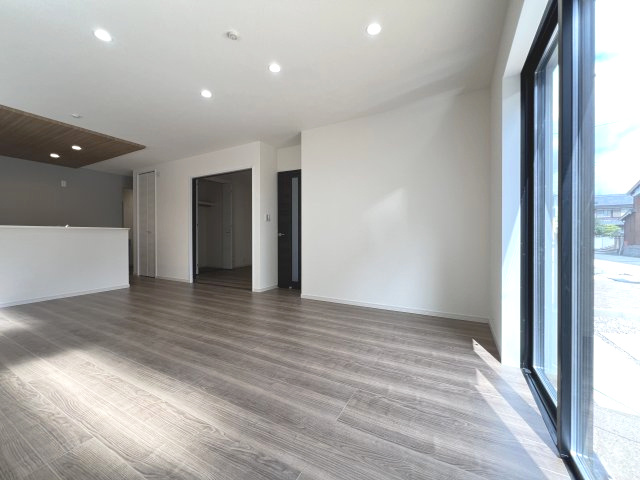 碧南市沢渡町　新築分譲　5号棟の居間・リビング|LDK17.75帖