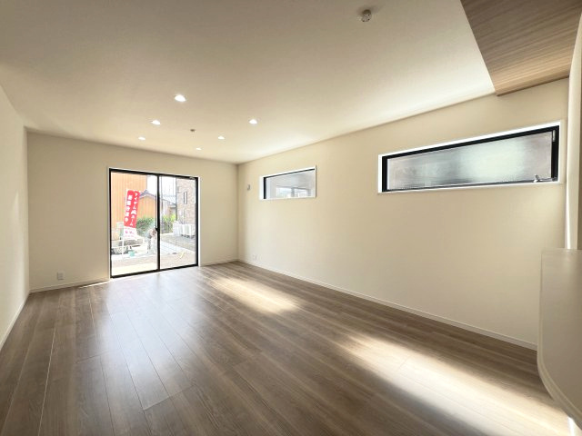 碧南市沢渡町　新築分譲　5号棟の居間・リビング|LDK17.75帖