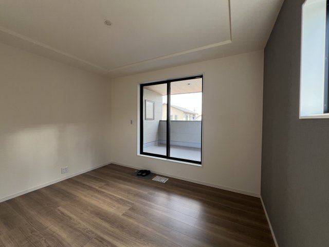 碧南市沢渡町　新築分譲　5号棟の洋室|8.0帖洋室