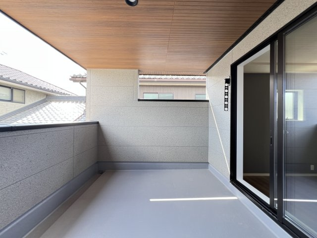 碧南市沢渡町　新築分譲　5号棟のバルコニー