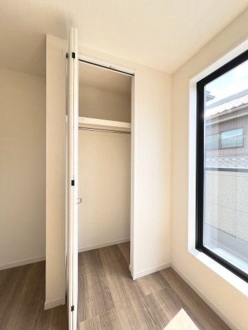 碧南市沢渡町　新築分譲　5号棟の収納|5.44帖洋室クローゼット