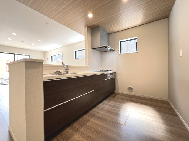 碧南市沢渡町　新築分譲　5号棟のキッチン